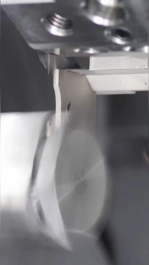 CV1370 High Precision Metal Processing 10000rpm in Arm Type CNC Vertical Machining Center